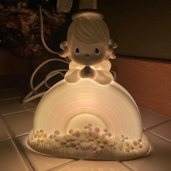 1985 Precious Moments God Bless You Nightlight - Picture 1 of 4